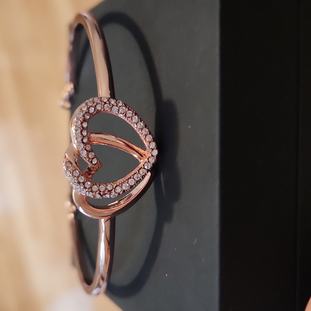NWOT J NINA Heart Bracelet